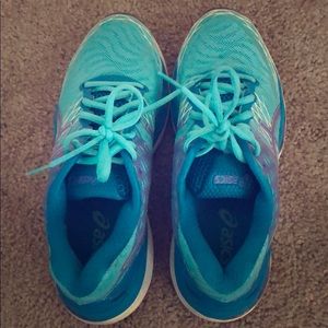 Running shoes